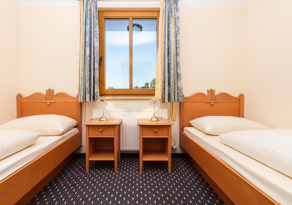 Hotel Fasching ซังคท์เกออร์เกน อัม เล็งเซ ภายนอก รูปภาพ